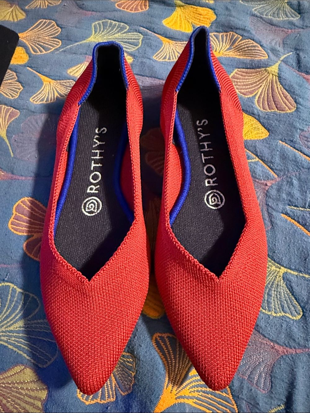 Rothy's Red Pointed Knit Flats with Blue Trim